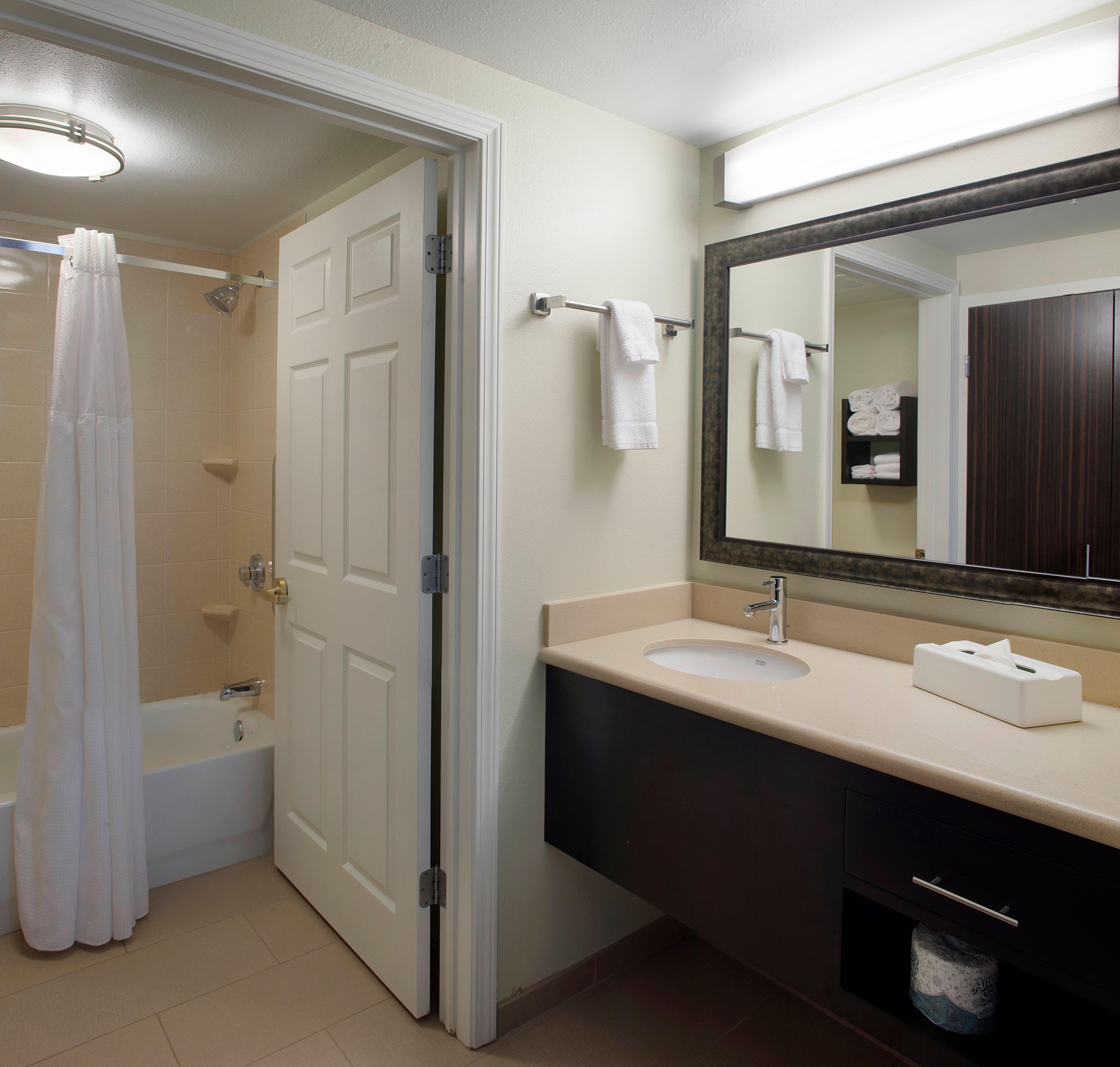 Staybridge Suites Fayetteville By Ihg Exterior foto